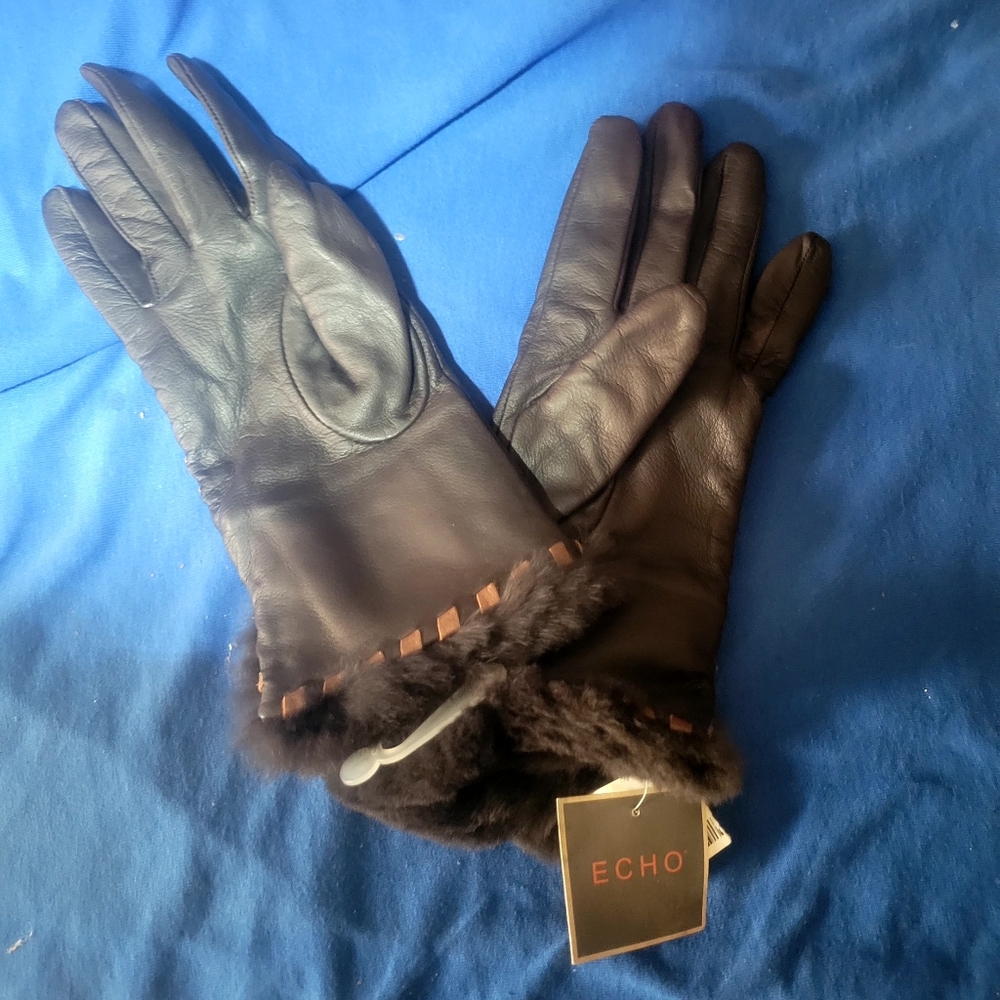 Gloves - Picture 3 of 3